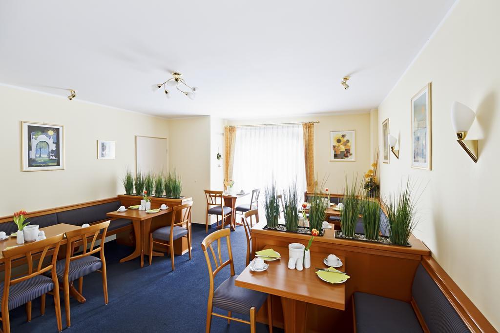 Hotel Blutenburg Мюнхен Экстерьер фото