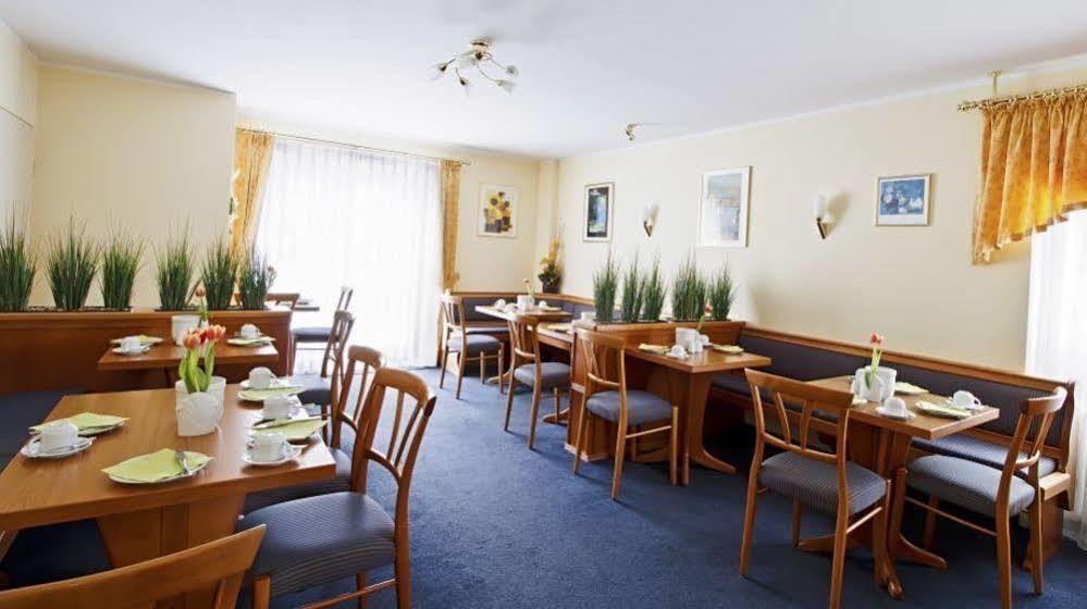 Hotel Blutenburg Мюнхен Экстерьер фото