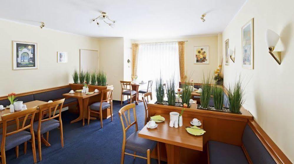 Hotel Blutenburg Мюнхен Экстерьер фото